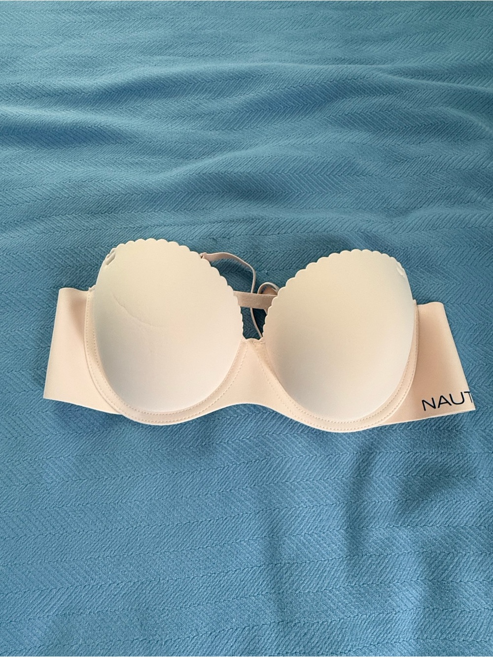 NWOT Nautica Beige Strapless Scalloped Edge Bra